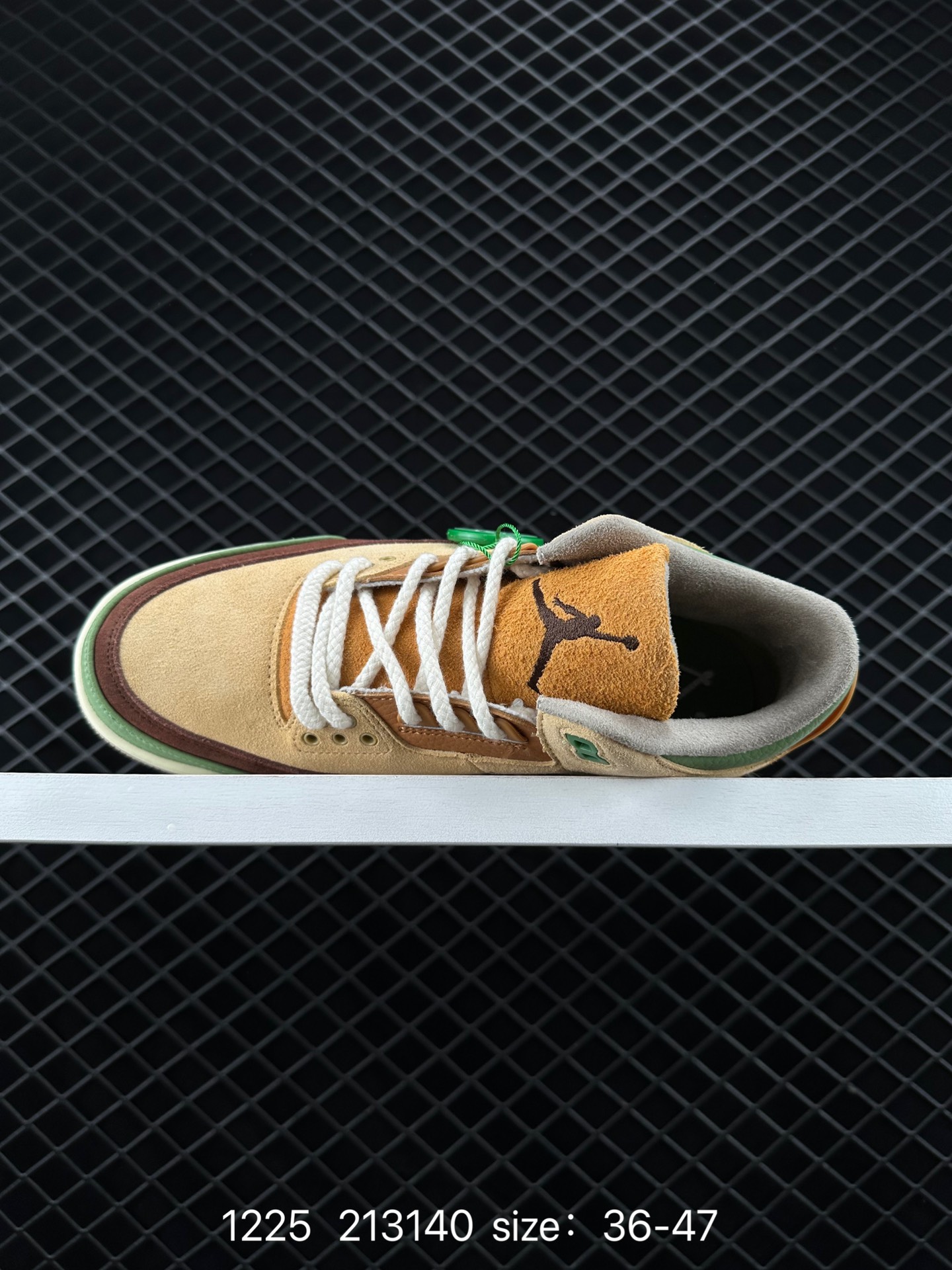 Nike Air Jordan 3 Retro”Desert Cement“